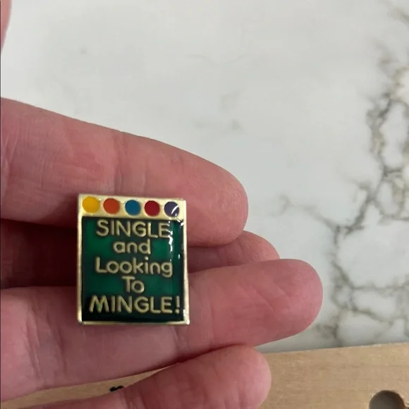 Colorful Single and Looking to Mingle Pin - Picture 4 of 4